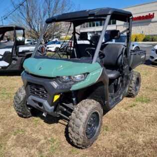 2025 Can-Am Defender HD9
